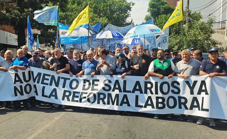 Córdoba fue escenario de una masiva protesta sindical contra la reforma laboral