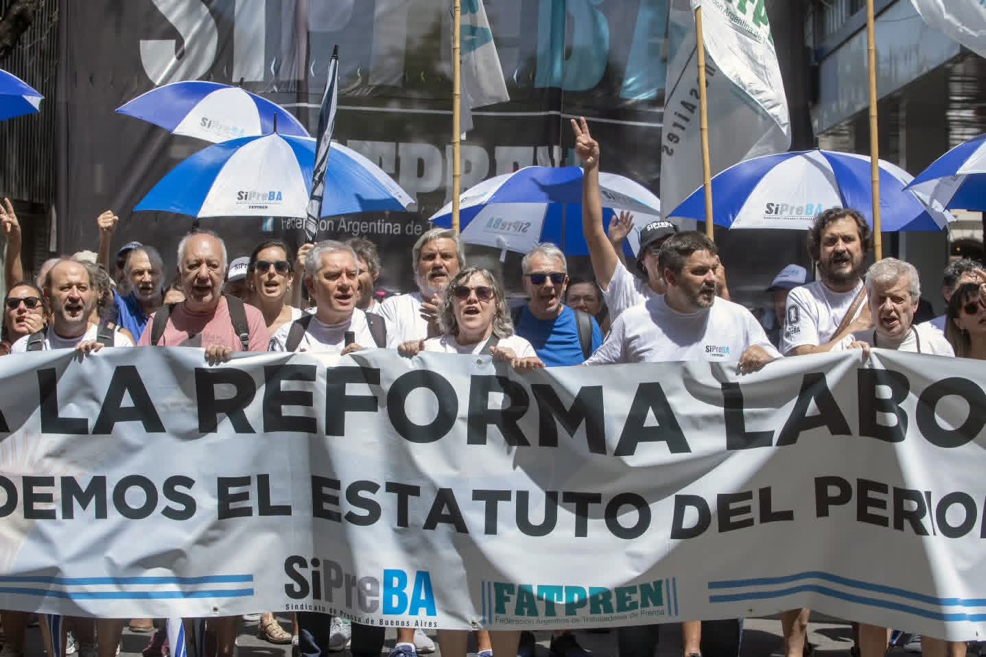 Periodistas salieron a la calle y denunciaron que la Reforma Laboral busca silenciar a la prensa