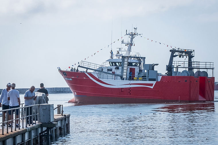 Alerta en el sector pesquero: el SOMU llevó a la Justicia una denuncia por destrucción del recurso marino