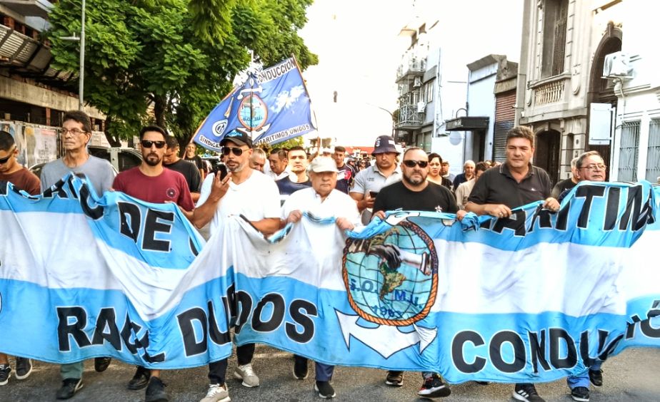 El SOMU en estado de Alerta la c&aacute;mara de remolcadores rompe reglas y desata el conflicto, denunciando el CCT 