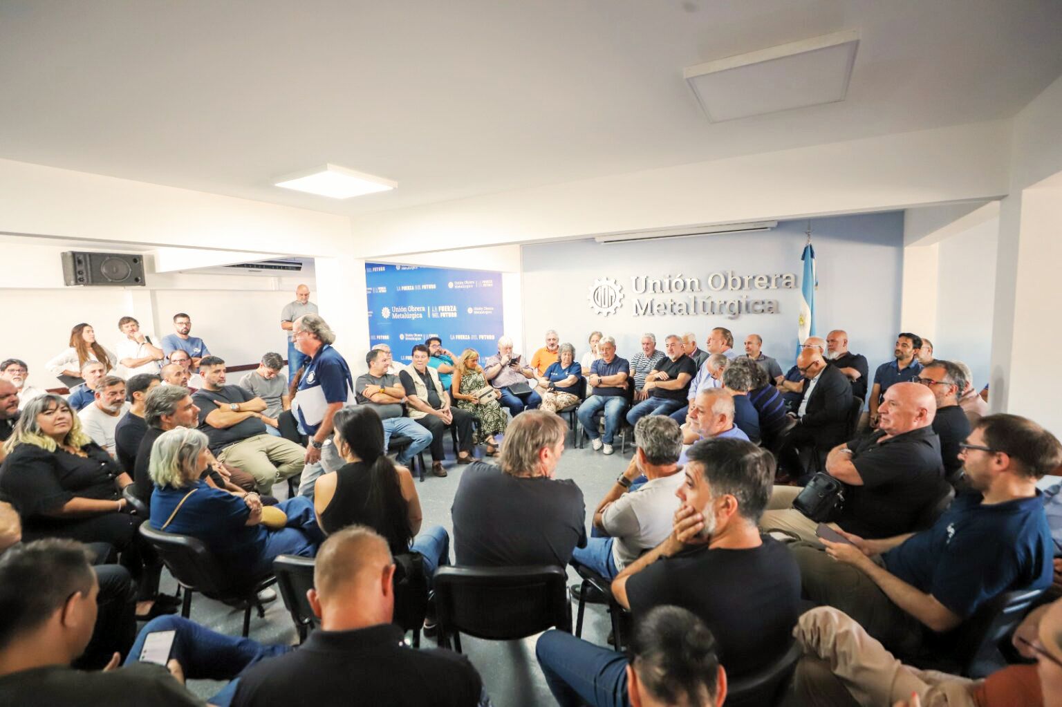 Frente Sindical se planta contra Milei y desaf&iacute;a a la CGT 