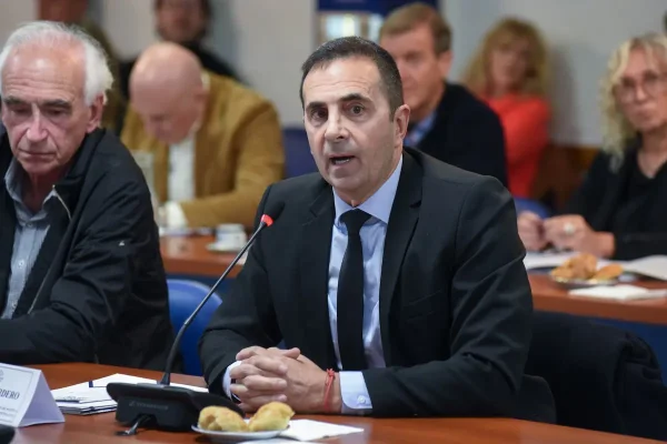 Paritarias en debate: el Gobierno busca redefinir el rol de los salarios y avanza con la reforma laboral