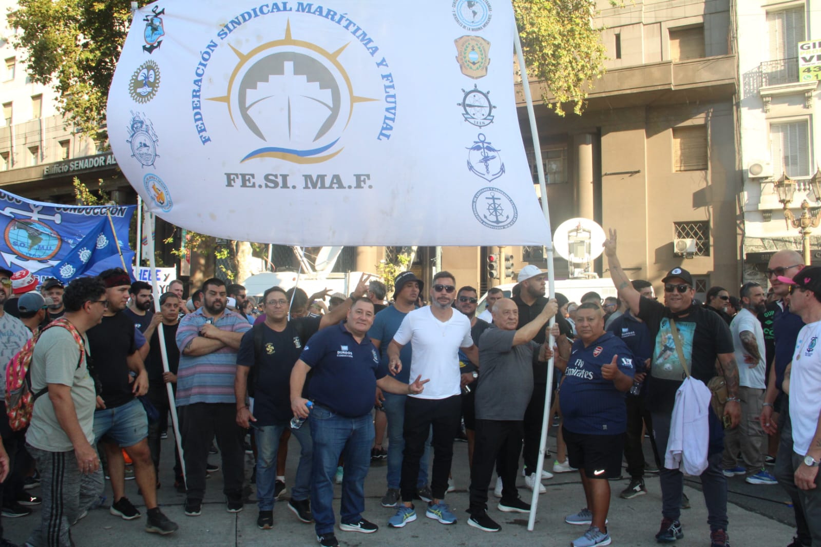 Los Gremios Maritimos inician medidas de fuerza  en respuesta a la desregulación del sector