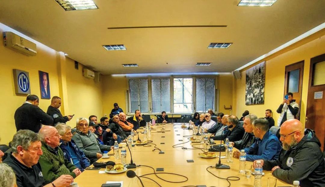 Plenario en la CGT: Análisis del DNU que Afecta a la Marina Mercante y al Derecho de Huelga