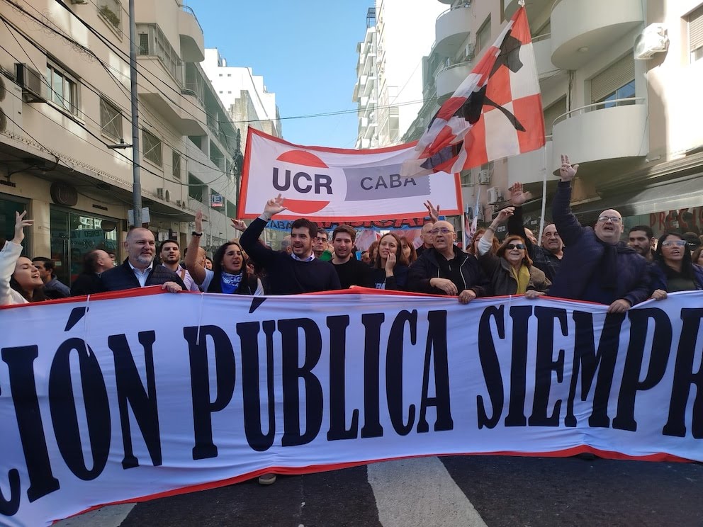 Luego de la marcha universitaria, el Gobierno rechaz&oacute; la ley de financiamiento y habl&oacute; de una protesta &ldquo;organizada por la oposici&oacute;n&rdquo;