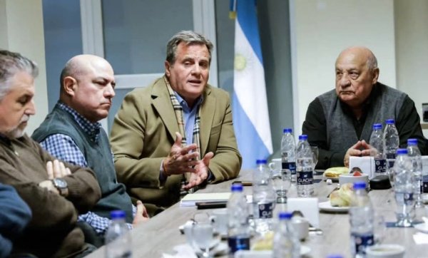 &ldquo;Quieren entregar el r&iacute;o y el mar&rdquo;: fuerte rechazo del SOMU al plan del Gobierno para flexibilizar el cabotaje nacional