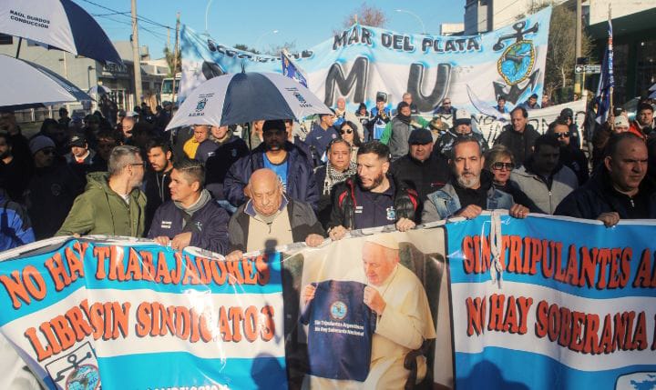 Movilización del SOMU y Gremios Marítimos ante la Crisis del Sector Pesquero