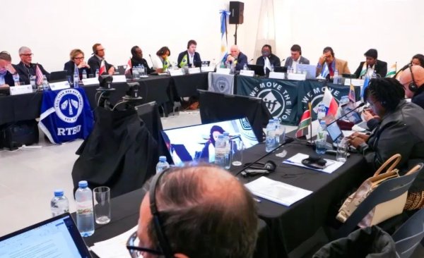 Con cr&iacute;ticas al gobierno de Javier Milei la ITF  cerro su encuentro mundial ferroviario 