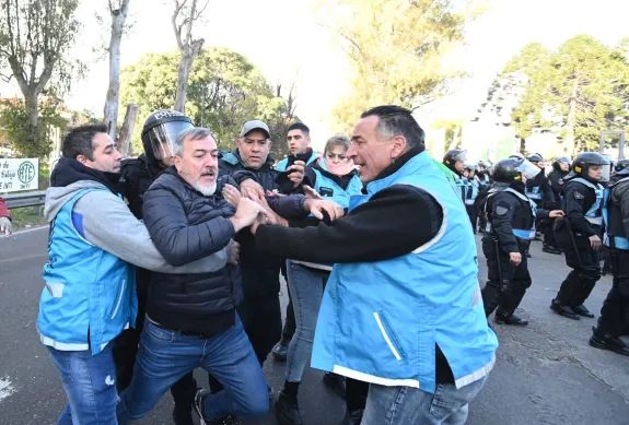 Represión y Detenciones Ilegales en Protesta de Trabajadores del INTI cuatro detenidos 