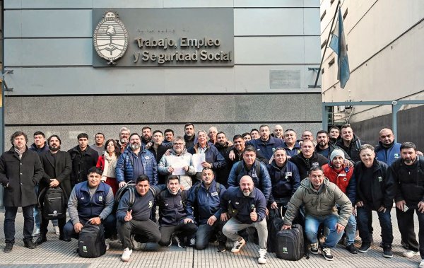 Aceiteros le torcieron el brazo al ajuste de Milei: el salario inicial superar&aacute; los $2,7 millones tras una dura pelea gremial