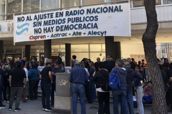 Denuncian censura brutal y salarios de indigencia en Radio Nacional: &ldquo;Quieren medios p&uacute;blicos mudos y trabajadores pobres&rdquo;