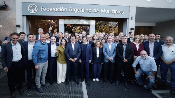 La pelea por las reelecciones vuelve a sacudir la pol&iacute;tica bonaerense: 80 intendentes quedar&iacute;an fuera de las urnas en 2027