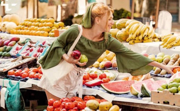 La apertura importadora golpea a la producci&oacute;n frut&iacute;cola: crece la llegada de frutas extranjeras y preocupa al campo nacional