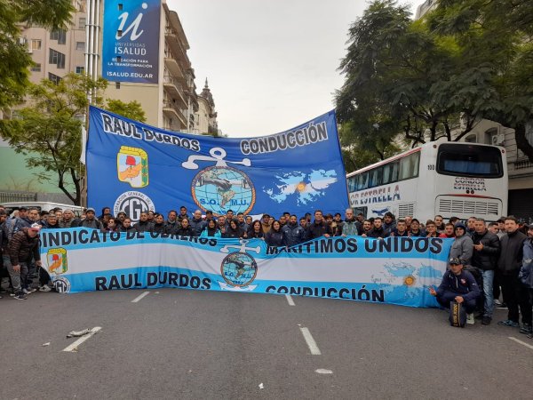 El SOMU cerr&oacute; un nuevo aumento salarial para el sector Arena del Litoral y refuerza la defensa del salario mar&iacute;timo