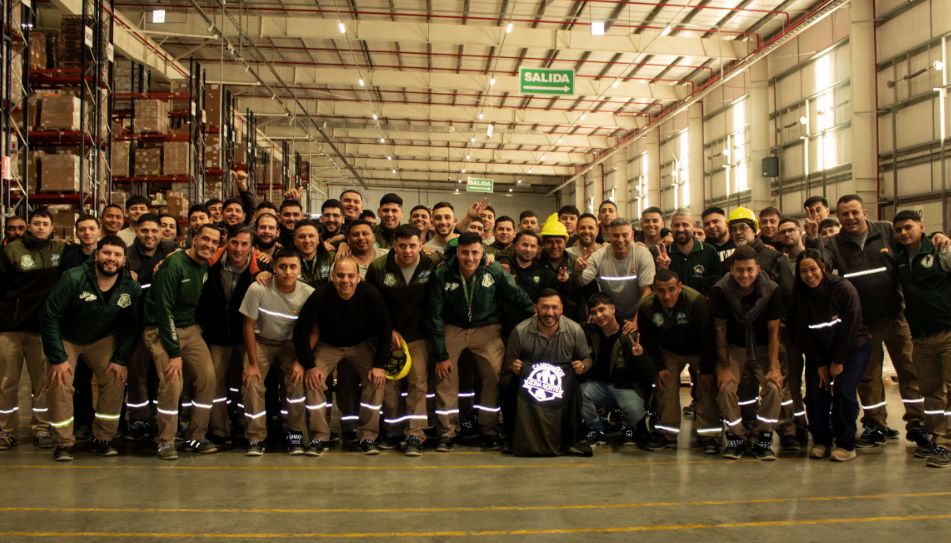 Fuerte Respaldo a Hugo Moyano Hijo en Asamblea Clave en Log in Farma.