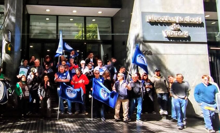 Trabajadores del INDEC y Vialidad en Reclamo de Mejoras Salariales y Laborales
