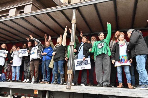 ATE desbord&oacute; las calles en todo el pa&iacute;s y declar&oacute; la guerra al ajuste: &ldquo;No les vamos a dar tregua&rdquo;