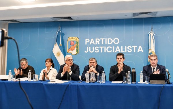El PJ declar&oacute; la guerra pol&iacute;tica a la ley de tierras de Milei y llam&oacute; a militar para frenar el proyecto en el Senado