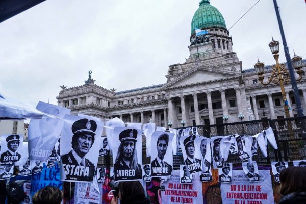 CGT, las CTA y los gremios coparon el Congreso contra la reforma de la Ley de Tierras: &ldquo;La soberan&iacute;a no se vende&rdquo;