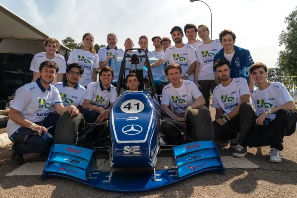 Mientras el Gobierno ajusta la universidad p&uacute;blica, estudiantes de la UBA llevan tecnolog&iacute;a argentina a una competencia internacional