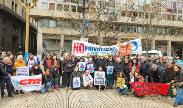 El agua no se vende: la CTA y las organizaciones populares se movilizan contra la privatizaci&oacute;n de AySA
