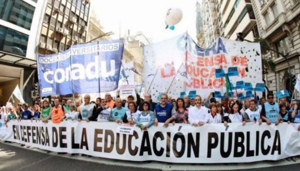 Docentes universitarios paran este jueves y movilizan al Palacio Pizzurno