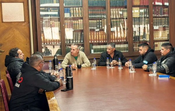 La CGT recibi&oacute; al SUTNA en Azopardo y el conflicto de FATE lleg&oacute; al coraz&oacute;n del movimiento obrero