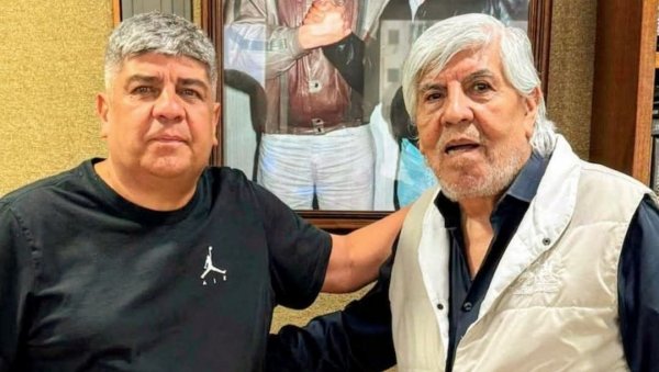Camioneros cerr&oacute; su nueva paritaria y Pablo Moyano volvi&oacute; a la mesa junto a Hugo