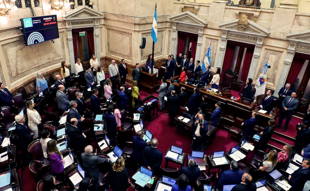 La oposición desafía el silencio de Karina Milei y Caputo en el Congreso