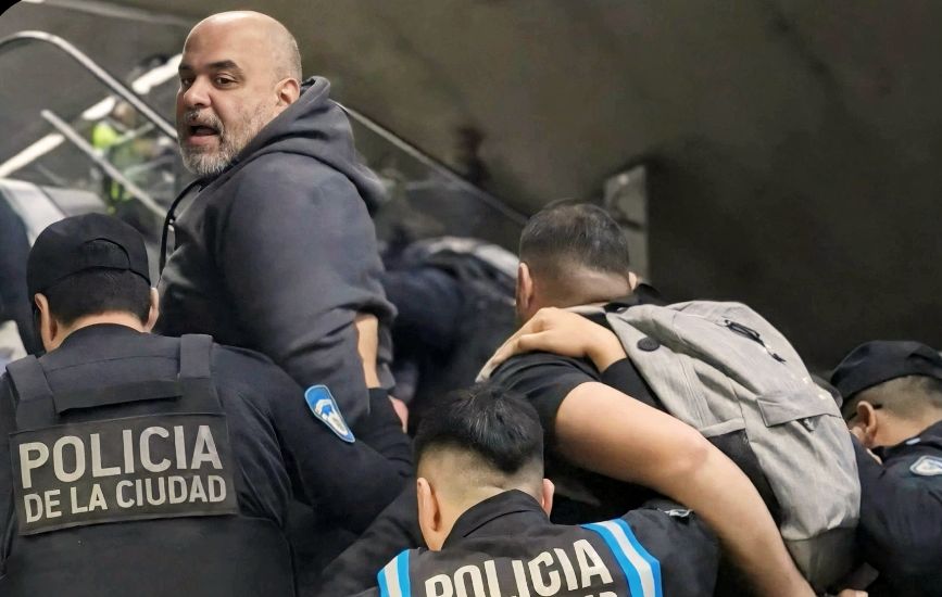 Detenciones, paros y salarios en disputa: crece la tensi&oacute;n gremial en distintos puntos del pa&iacute;s