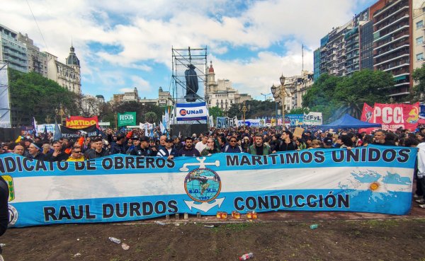 El SOMU moviliz&oacute; al Congreso contra el DNU de Milei y se sum&oacute; a la jornada nacional de lucha